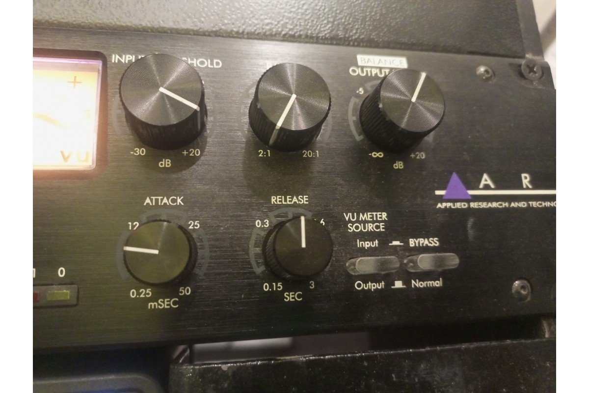 ART PRO VLA II 2 CHANNEL COMPRESSOR (Pre-Owned)